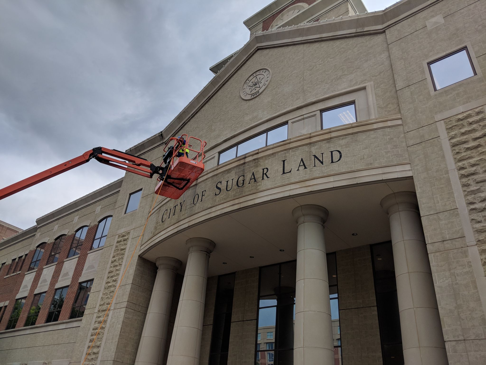 exterior property cleaning, commercial property cleaning